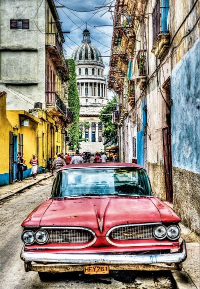 COCHE EN LA HABANA