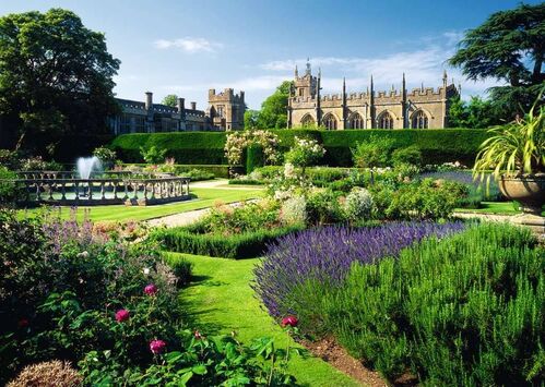 JARDIN DE LA REINA. CASTILLO DE SUDELEY. R.UNIDO